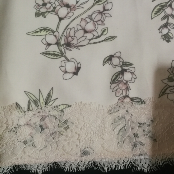 Pink Skirt w/Lace Trim - Picture 6 of 6